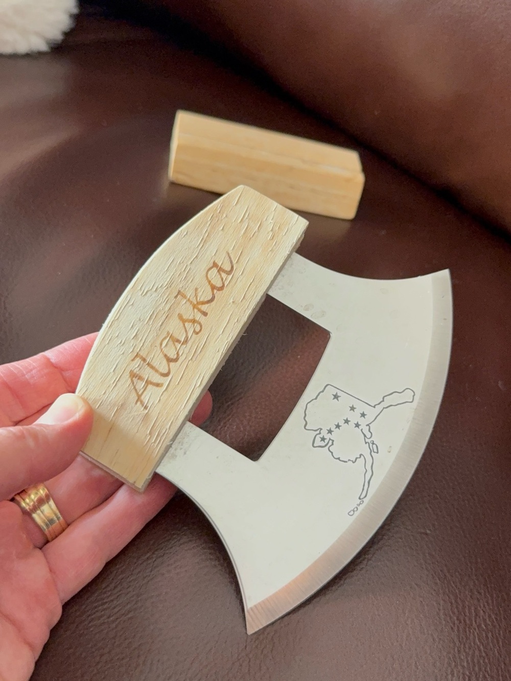Alaskan Ulu Knife Alaska Map Etched Blade Wood Handle & Stand